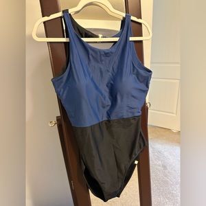 Summersalt NWT size 14 one piece swim suit